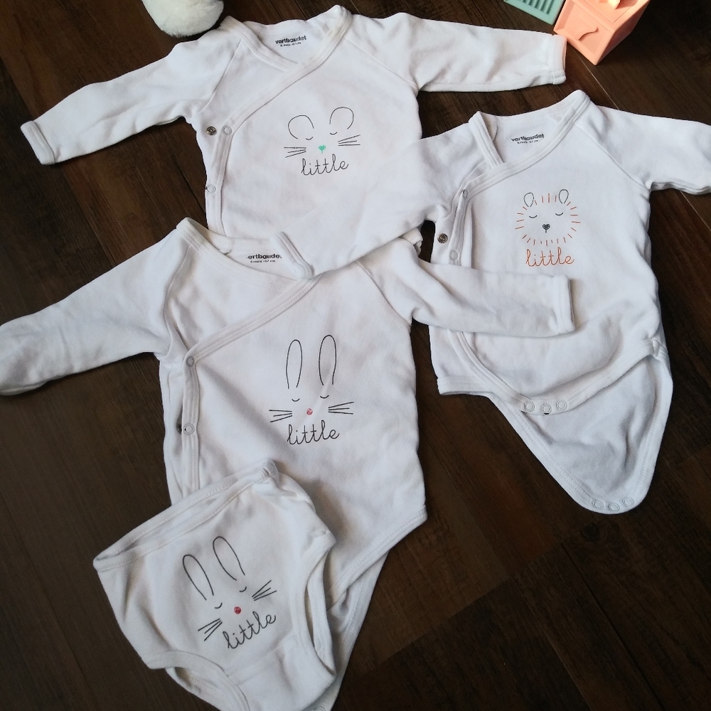 Bundle of 4 Onesies with matching bottoms